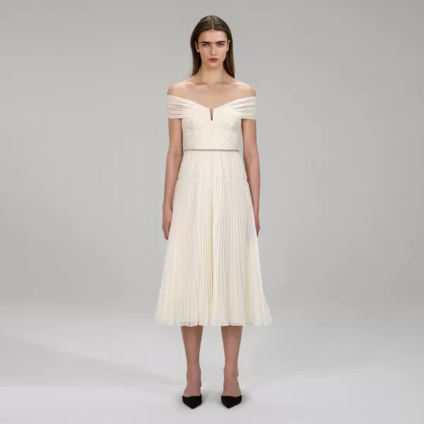 Dresses*Self-Portrait Cream Pleated Chiffon Midi Dress